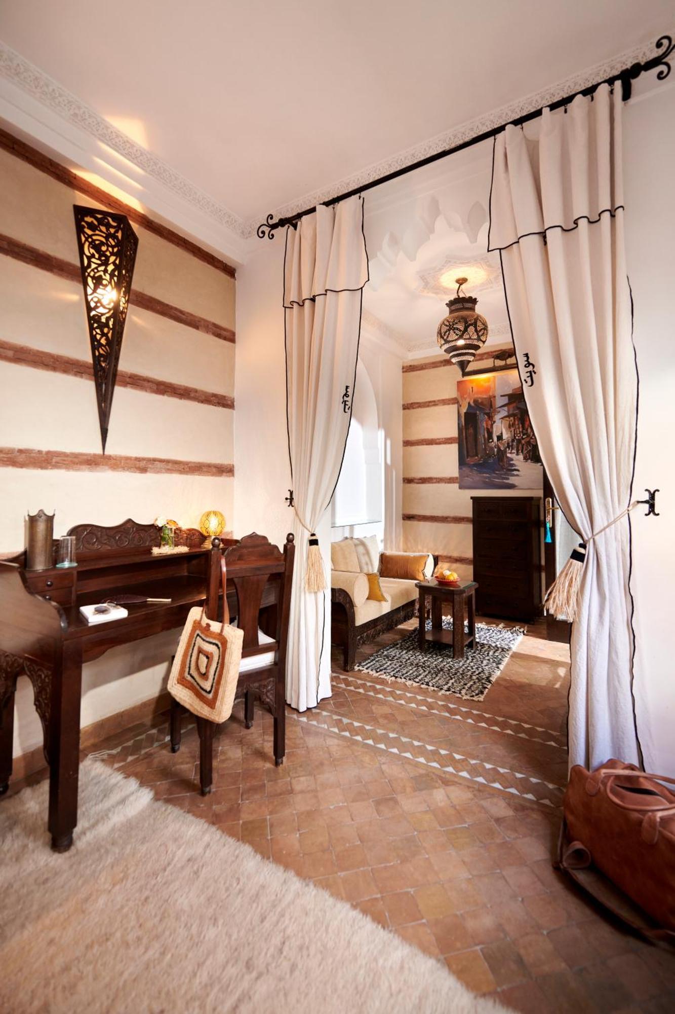 Riad Dar Amanza En Exclusivite Avec 4 Chambres Au Coeur De La Medina Marrakesh Bagian luar foto